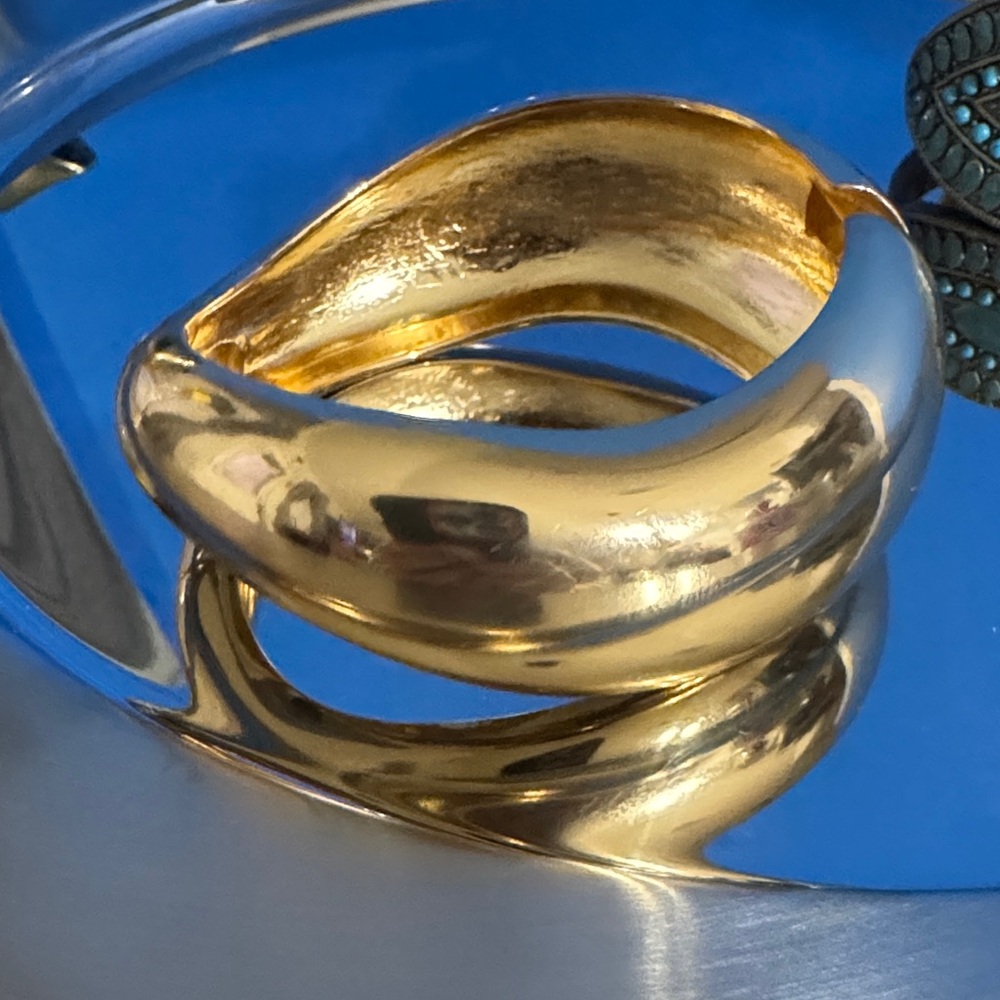 Elegant Gold tone Fashion Women's Bracelet
